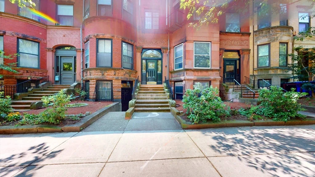 1069 Beacon St, Coolidge Corner