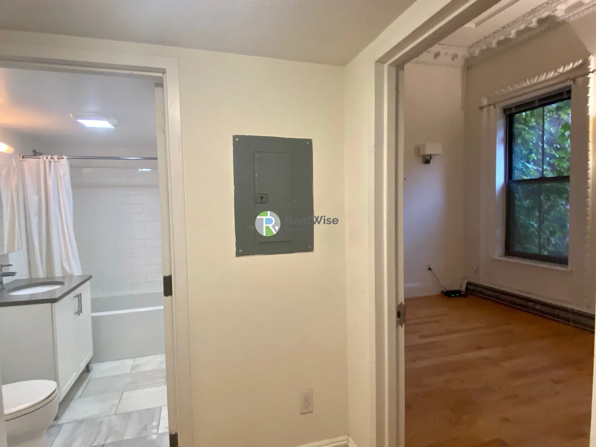 521 Massachusetts Ave, Roxbury