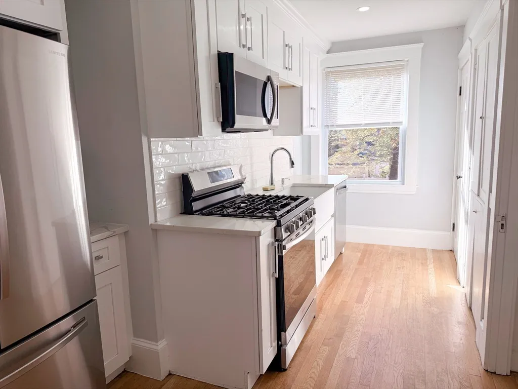 39 Pond St, Framingham