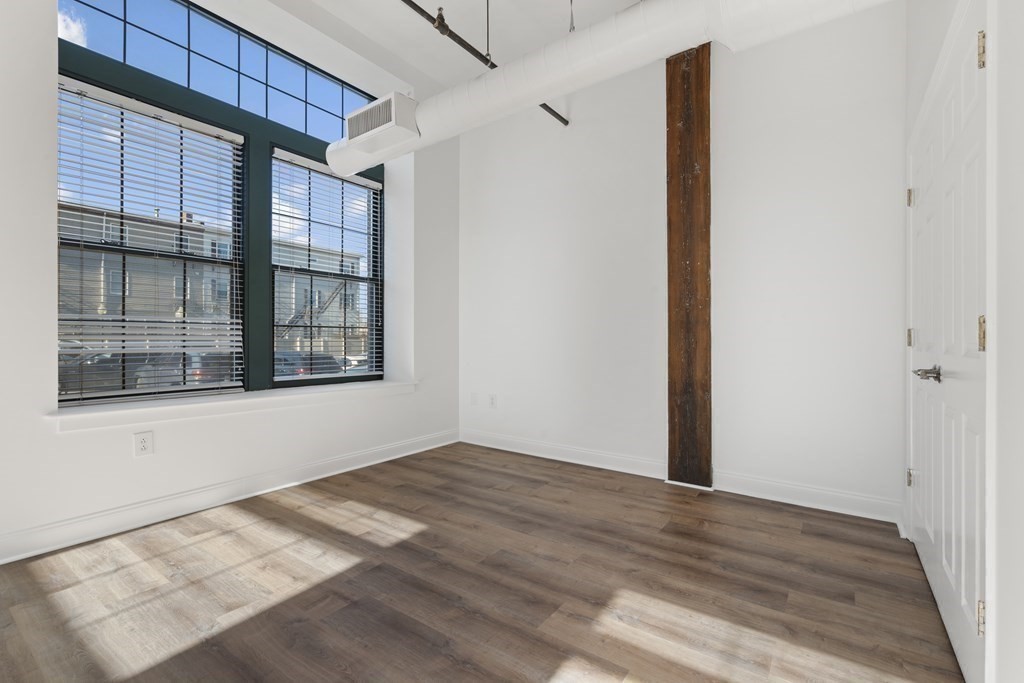 881 E 1st, South Boston