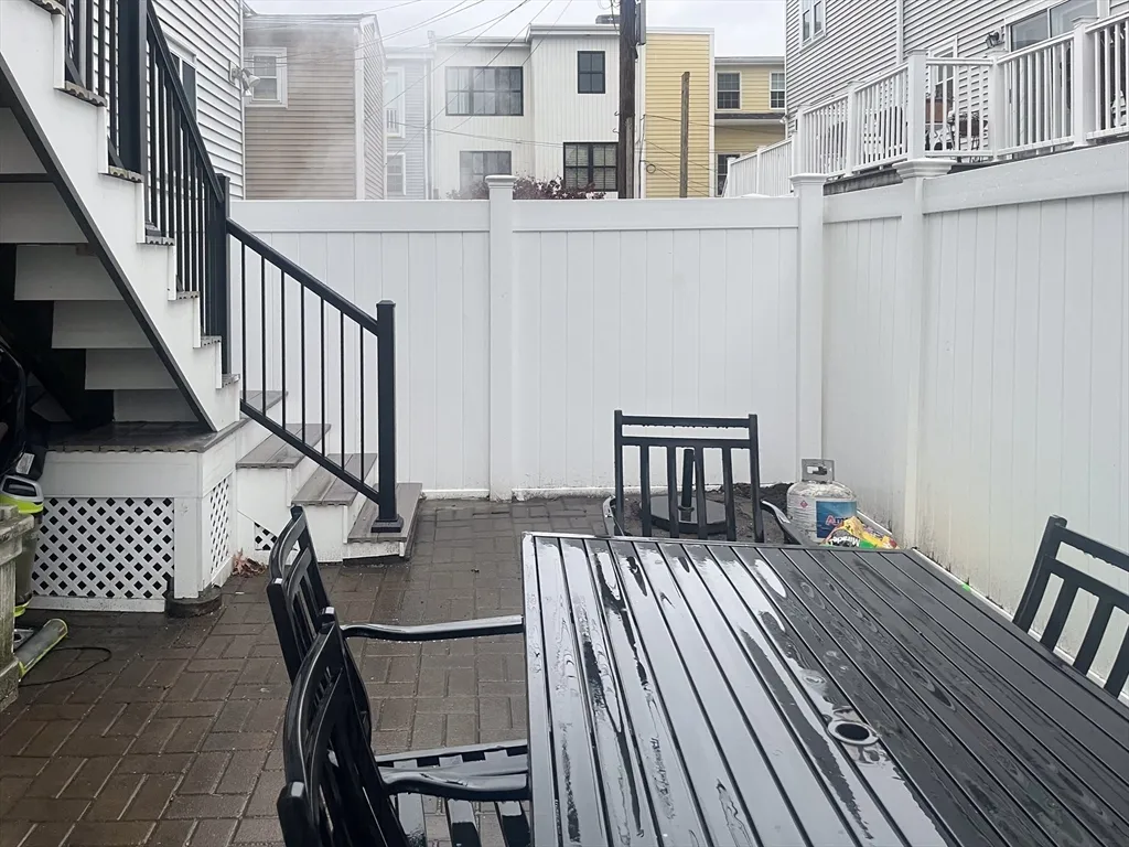 86 W 3rd St, South Boston