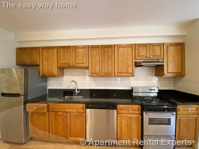 379 Harvard St, Harvard Square