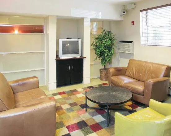 185 Freeman St, North Brookline