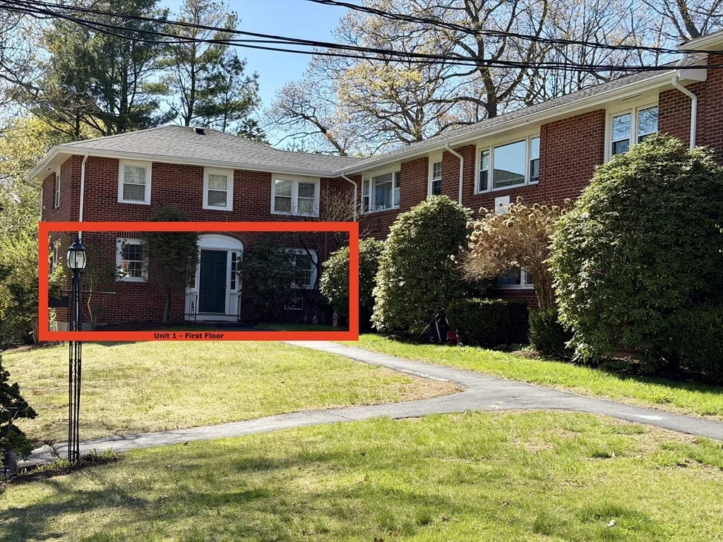 15 Park Ave, Foxboro