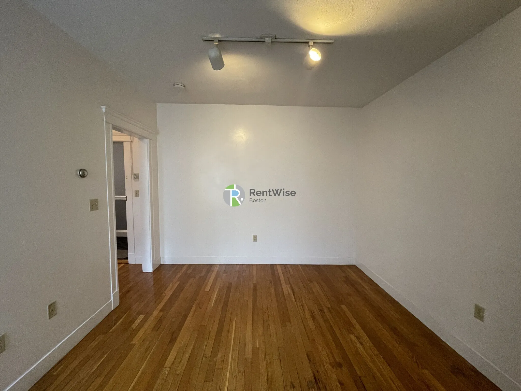 1677 Commonwealth Ave, Brighton