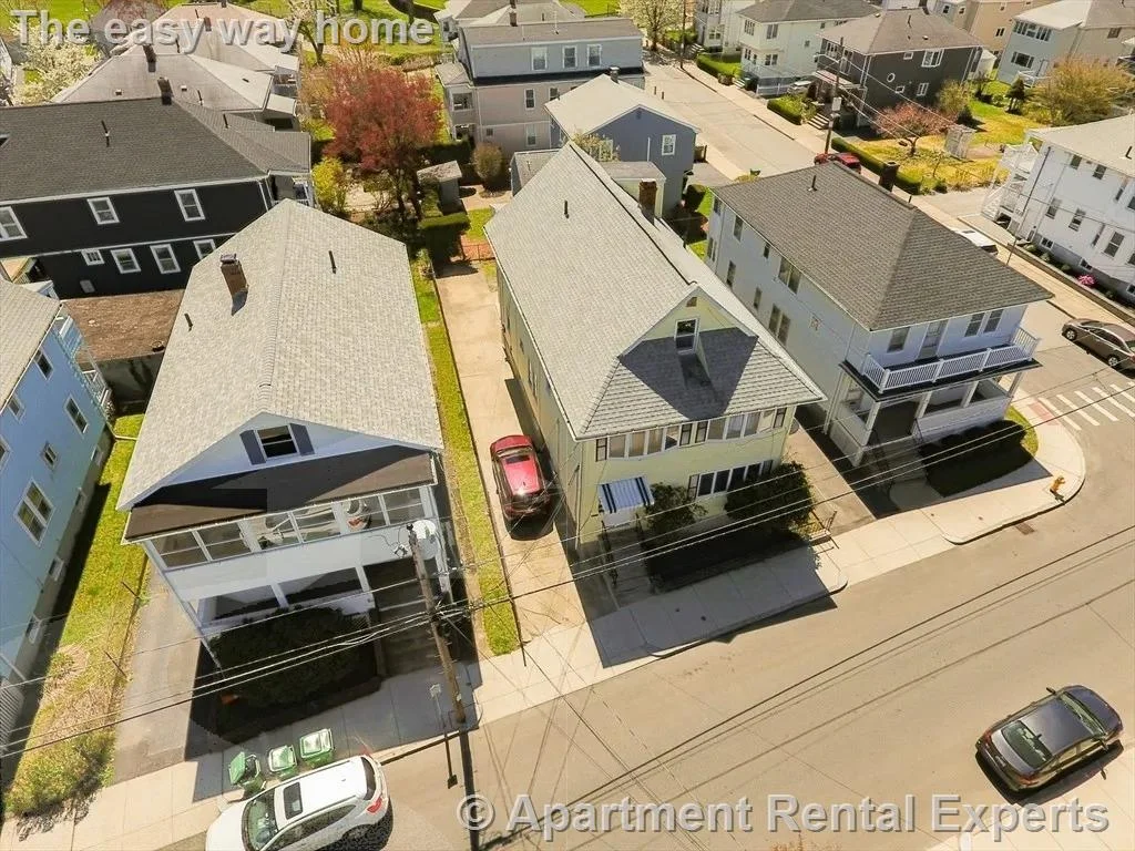 60 Windsor Rd, Tufts