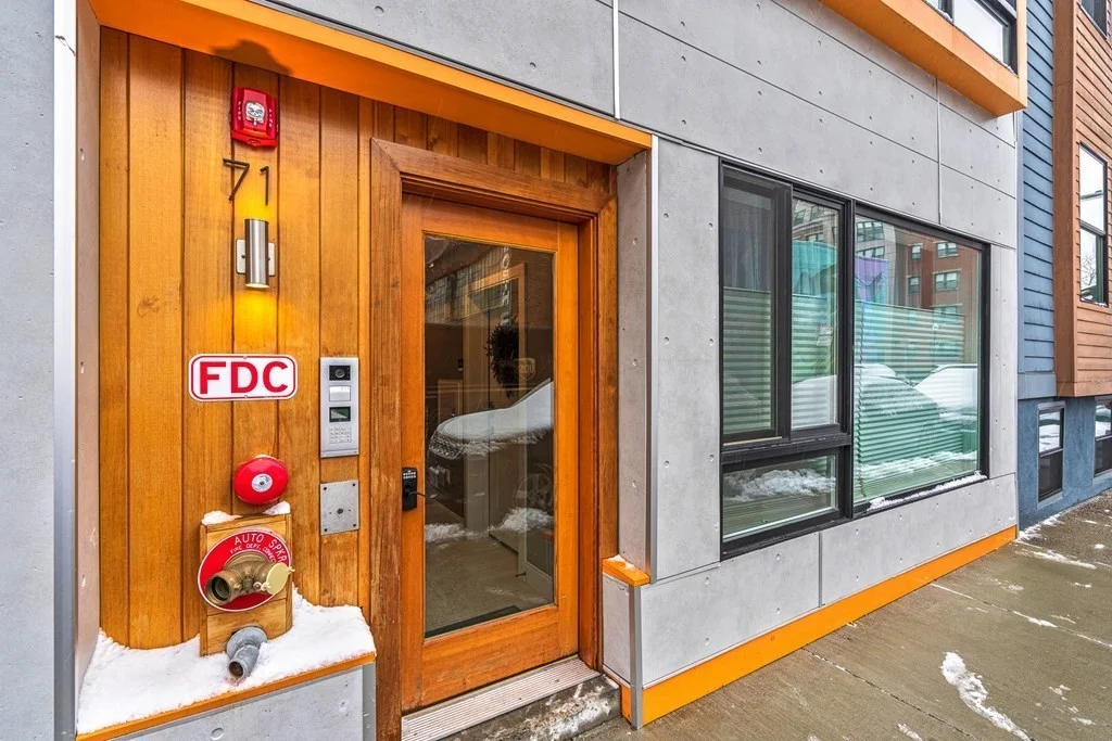 71 Border St, East Boston