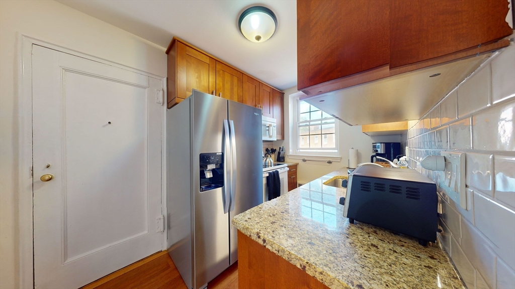 1 Lanark, Brookline