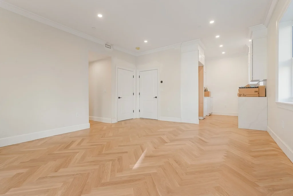 1396 Beacon St, Coolidge Corner