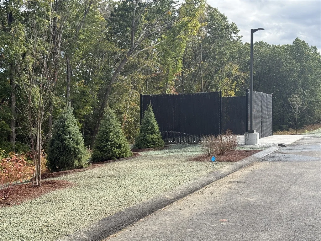 251 Sladen St, Dracut