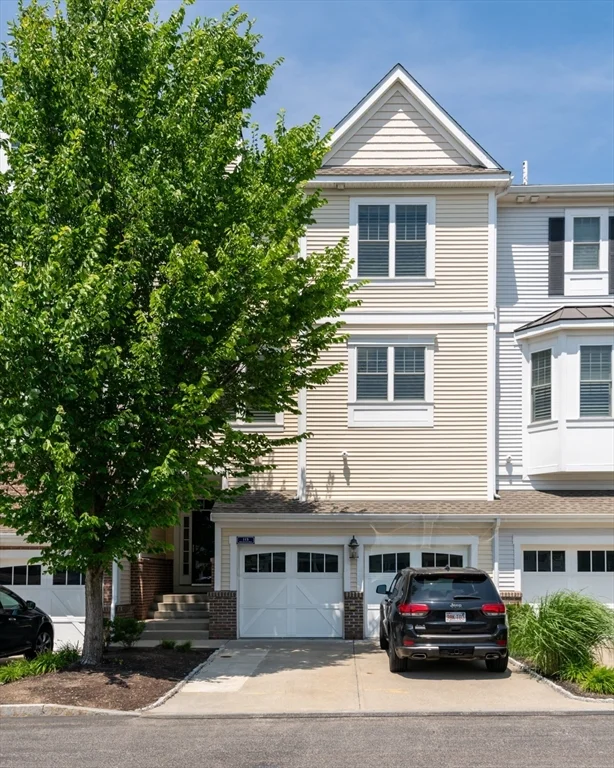 115 Halsted Dr, Hingham