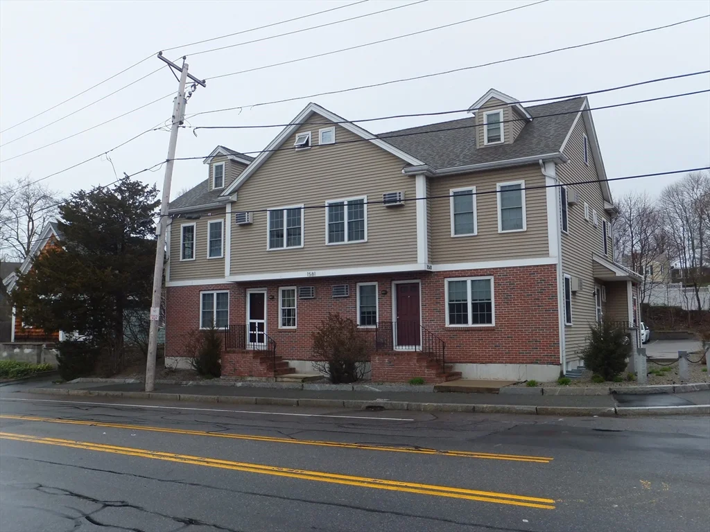 1581 Commercial St, Weymouth