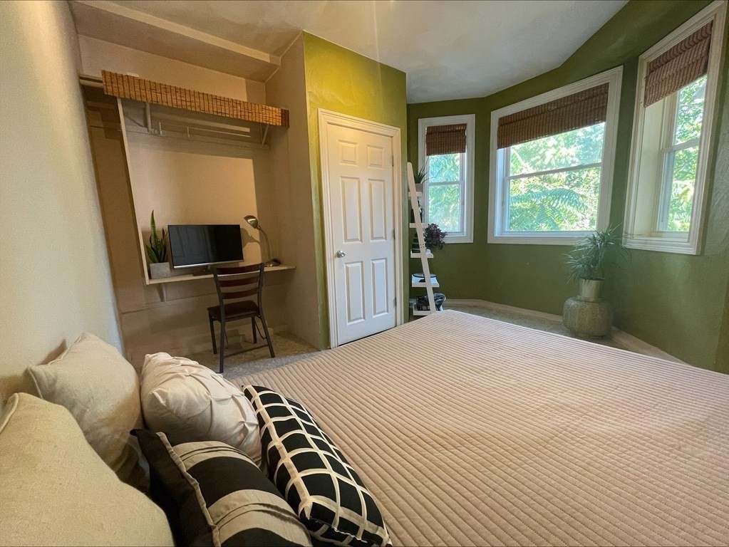 15 Downer Ct, Dorchester