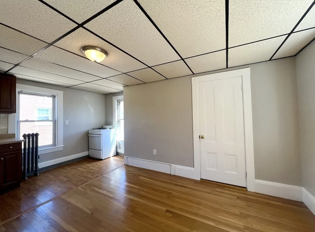 17 Sanborn, Reading