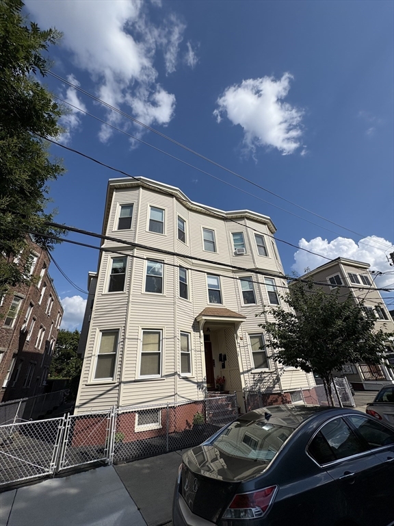 472 Windsor, Inman Square