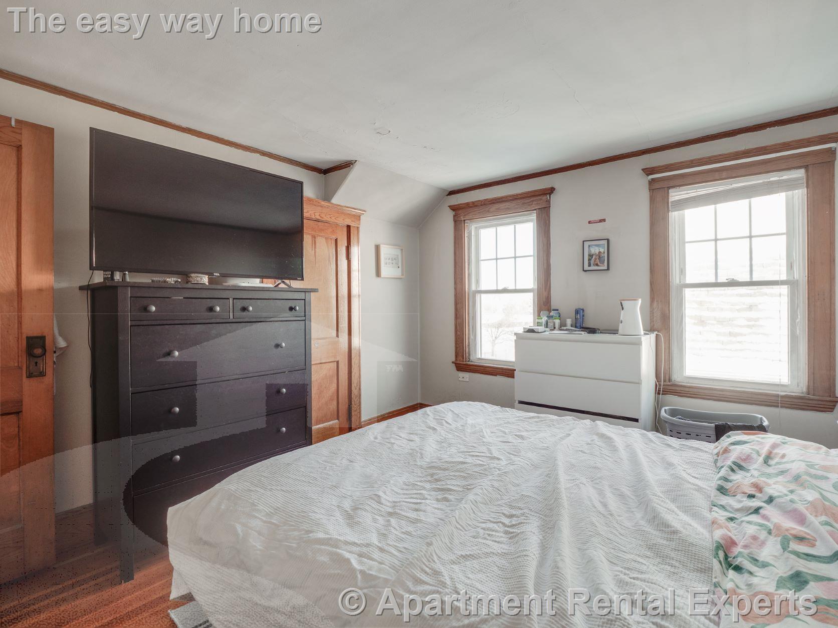 60 Powderhouse Blvd, Davis Square