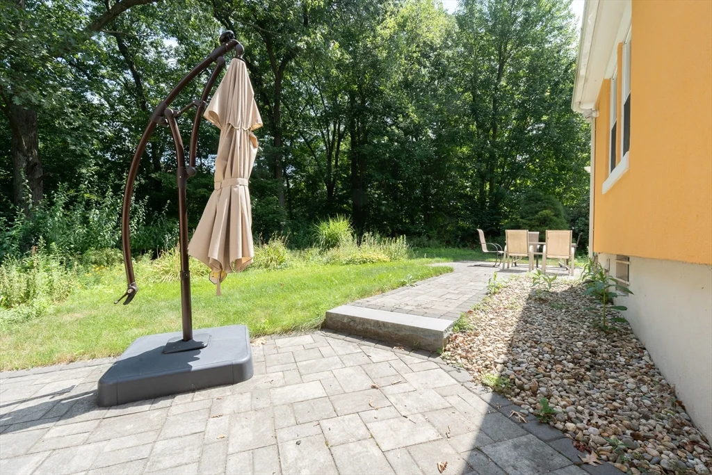 5 Fairview Rd, Canton