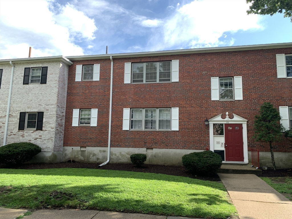 10 Lake Shore Ct, Brighton