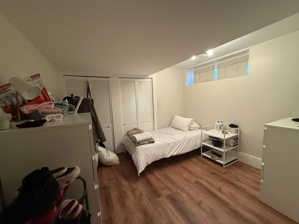 133 Putnam Ave, Riverside