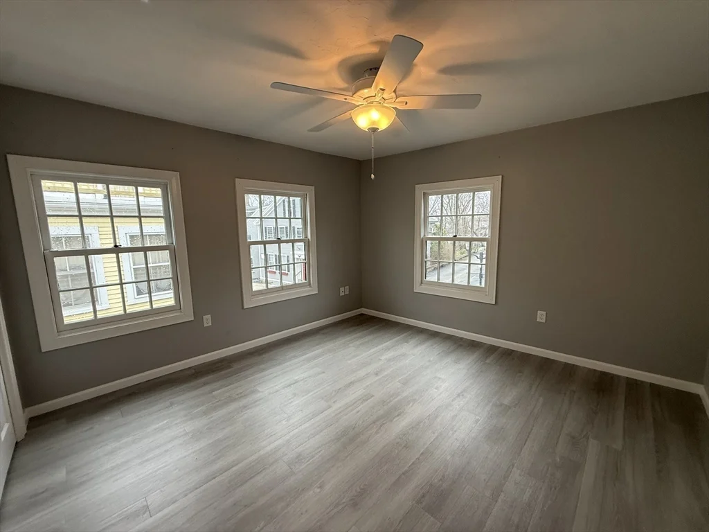 10 Leyden St, Plymouth