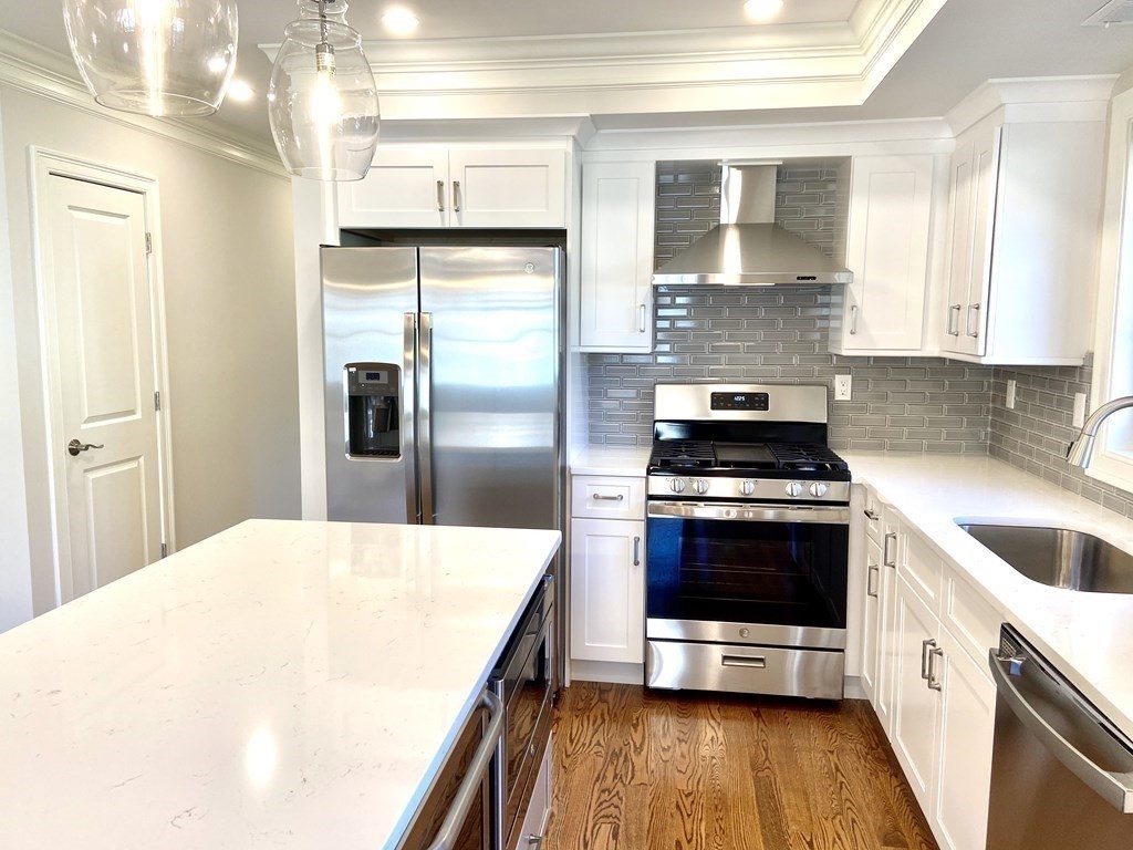 8 Maplewood St, West Roxbury