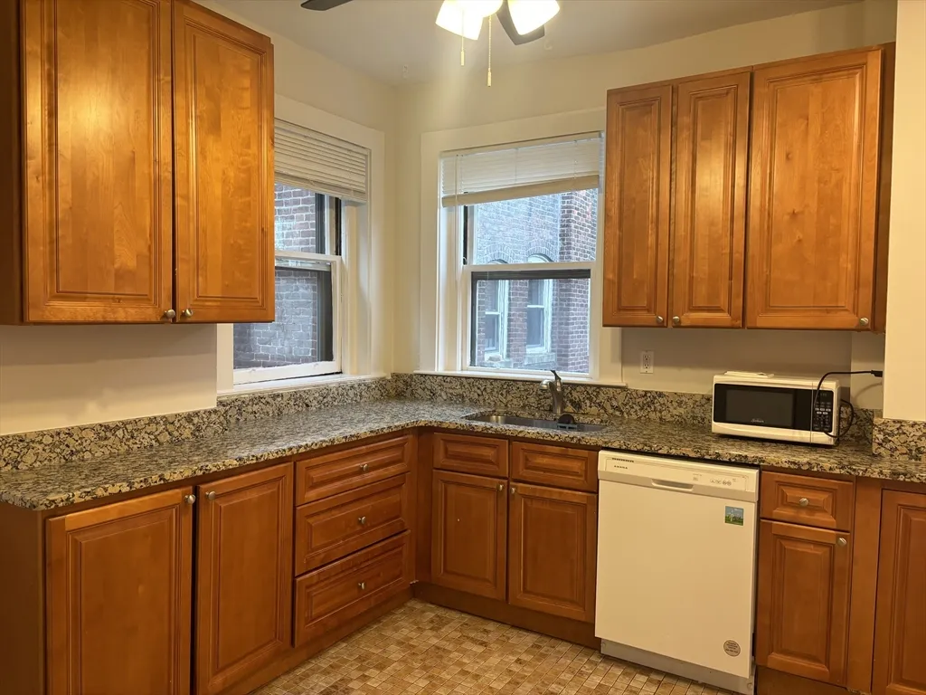 6 Beals St, North Brookline