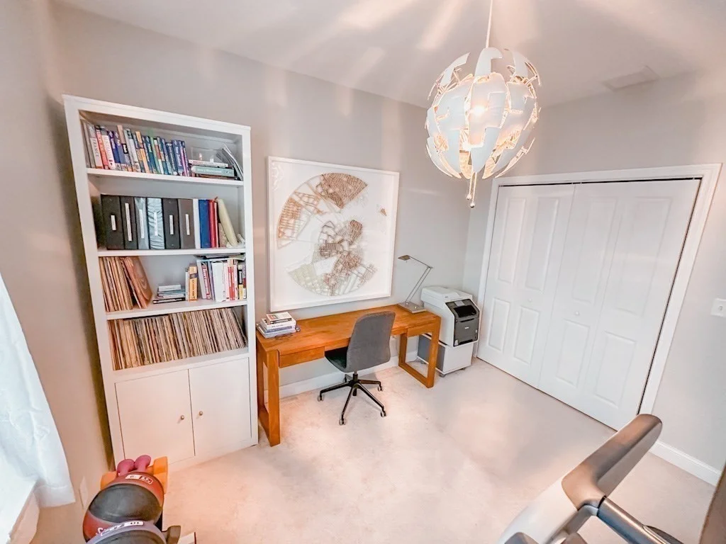 2 N Main St, Mansfield