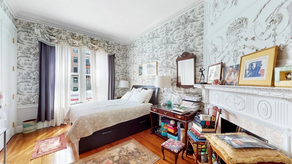 404 Beacon St, Back Bay