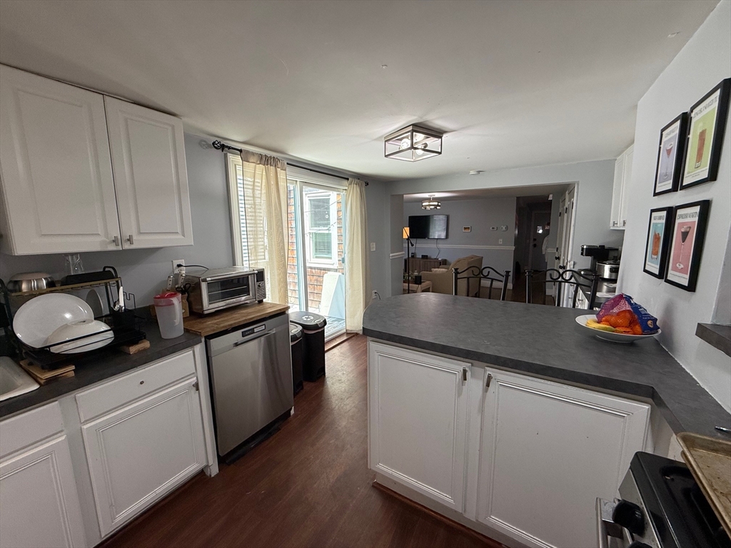 189 W Sixth St, South Boston