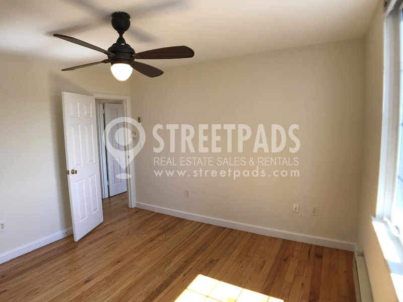 60 Brattle St, Harvard Square