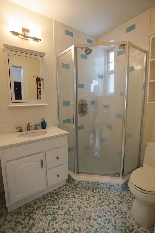 2 Arnold Cir, Mid-Cambridge