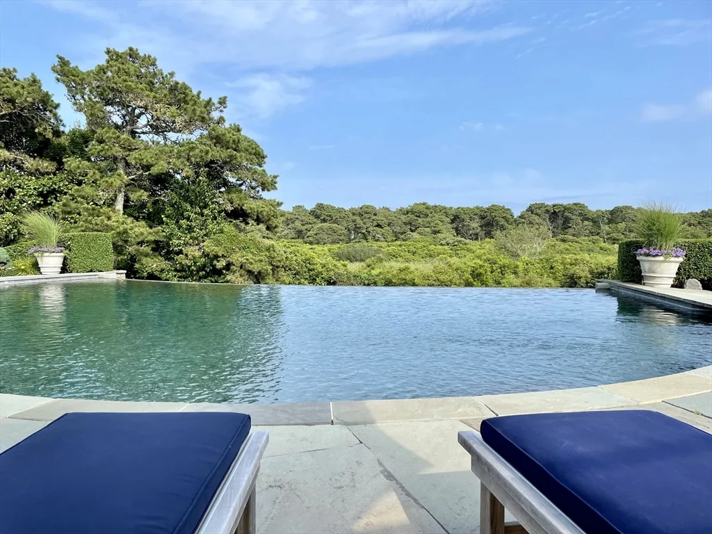 1 Pochick Ave, Nantucket