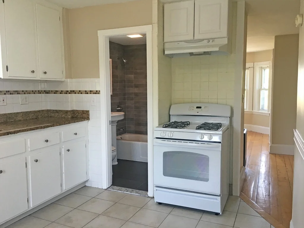 643 Saratoga St, East Boston