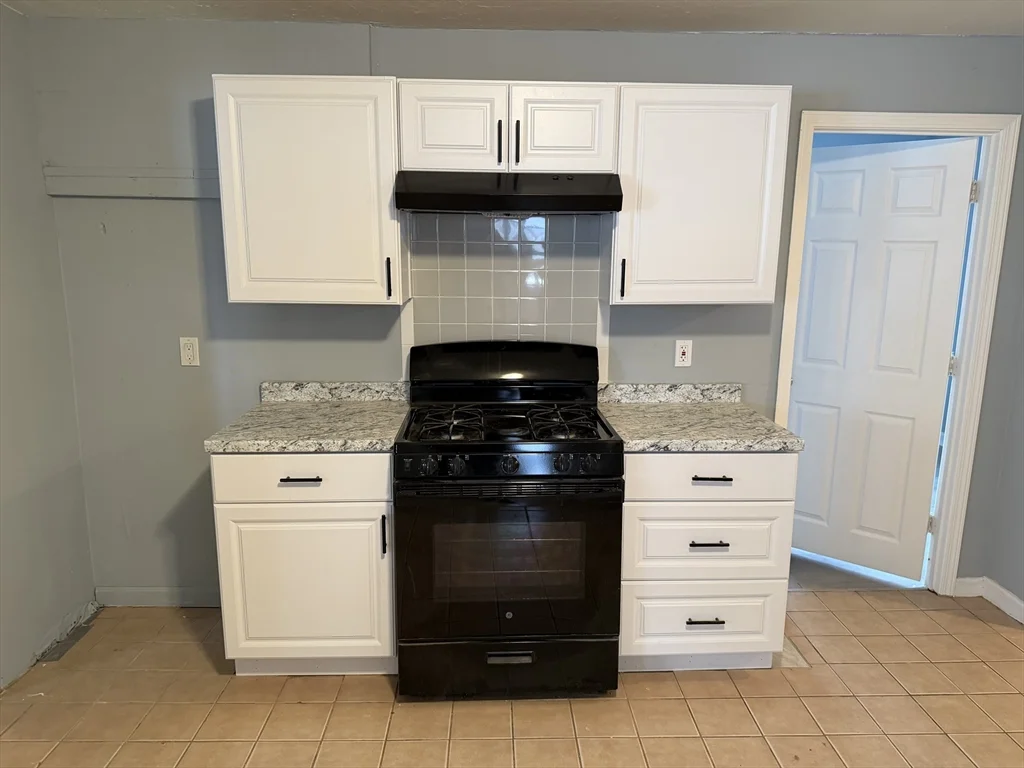 105 Clarendon St, Fitchburg