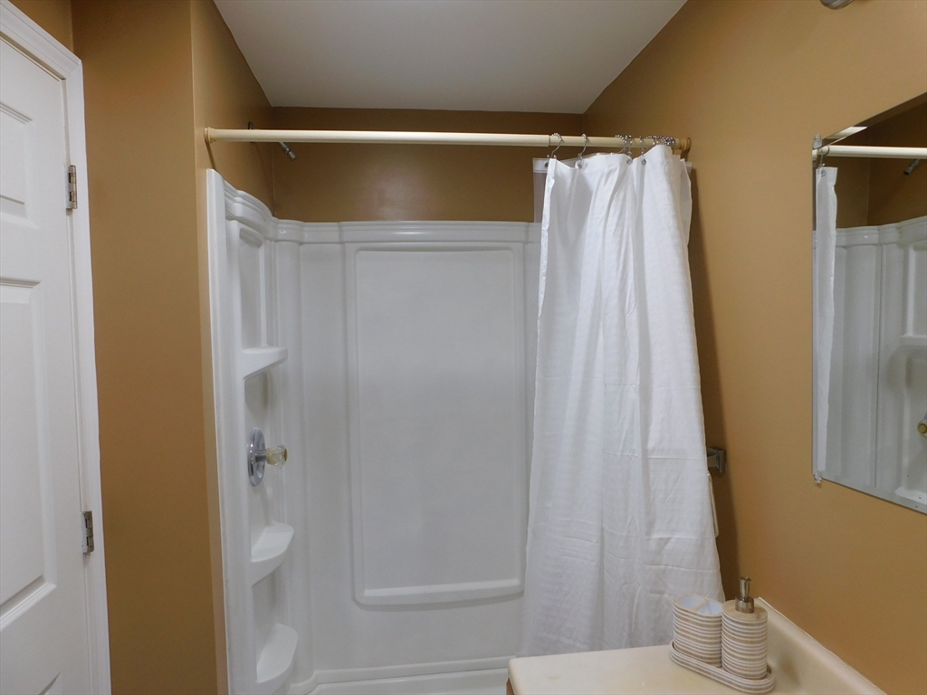 16 Thirteenth St, Wareham