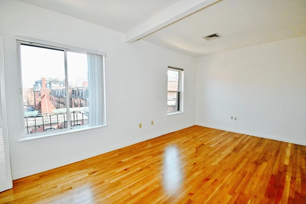 32 Fairfield, Back Bay
