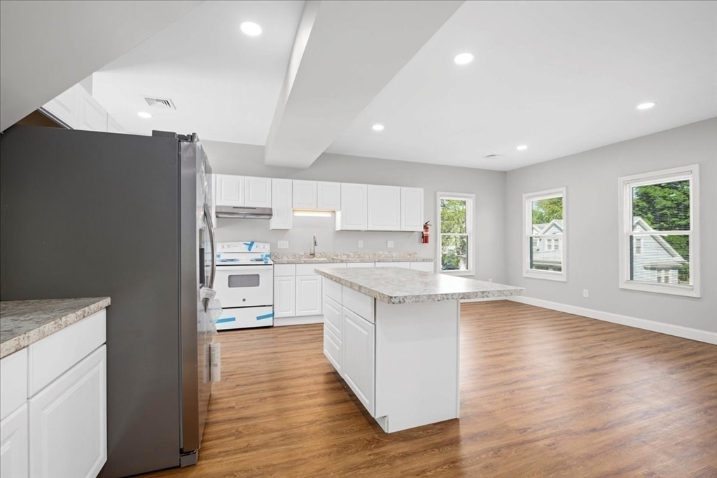 480 White St, Springfield