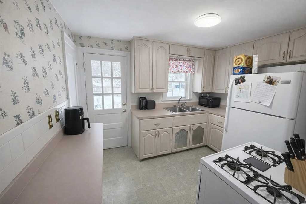 45 Mcphee Rd, Framingham