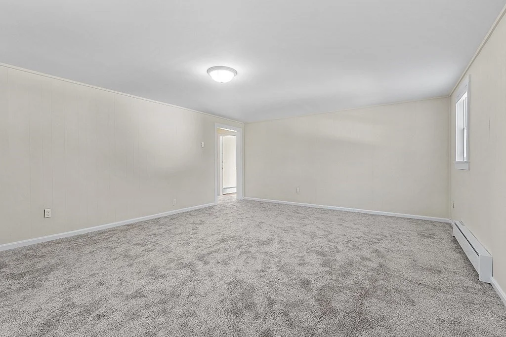 8 Main St, Pepperell