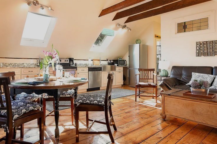 6 Winthrop St, Essex