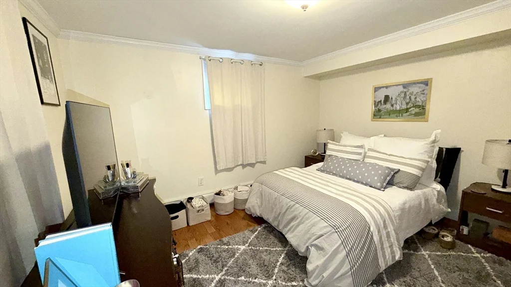 8 Kenwood St, Cambridgeport