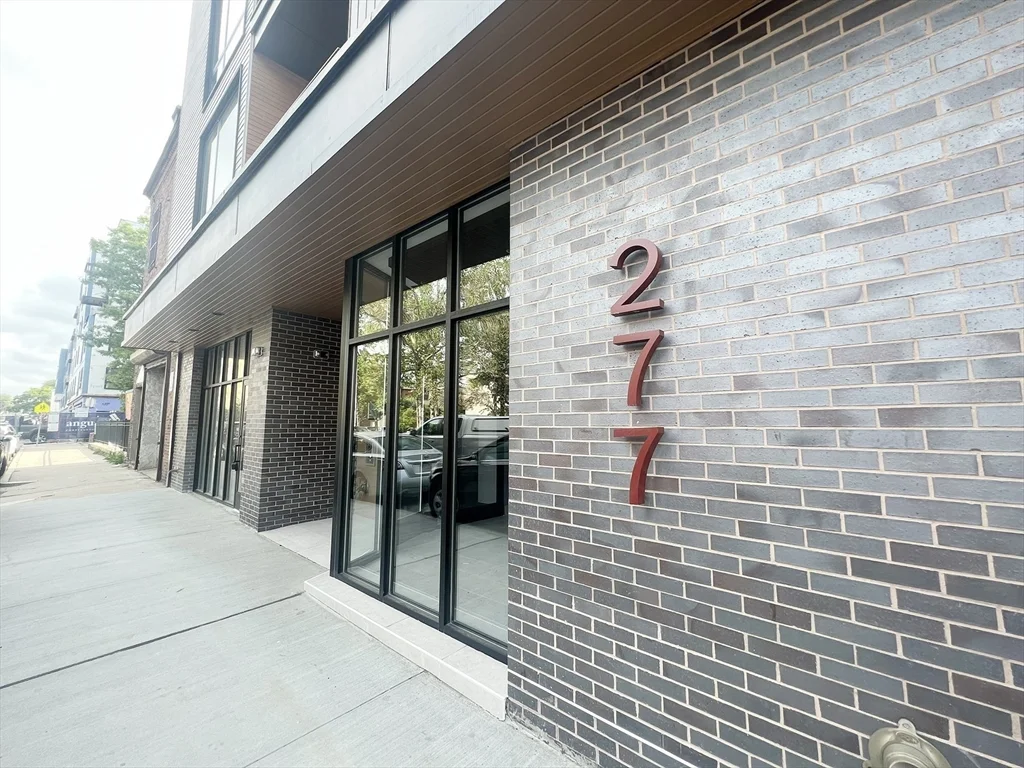 277 Border St, East Boston