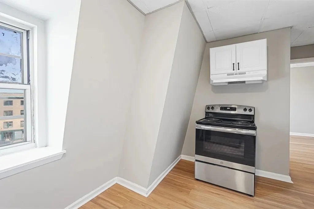 50.5 Common St, Lawrence