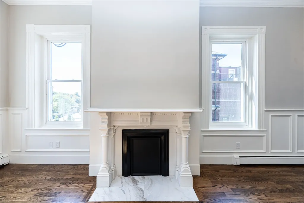 85 Regent St, Roxbury