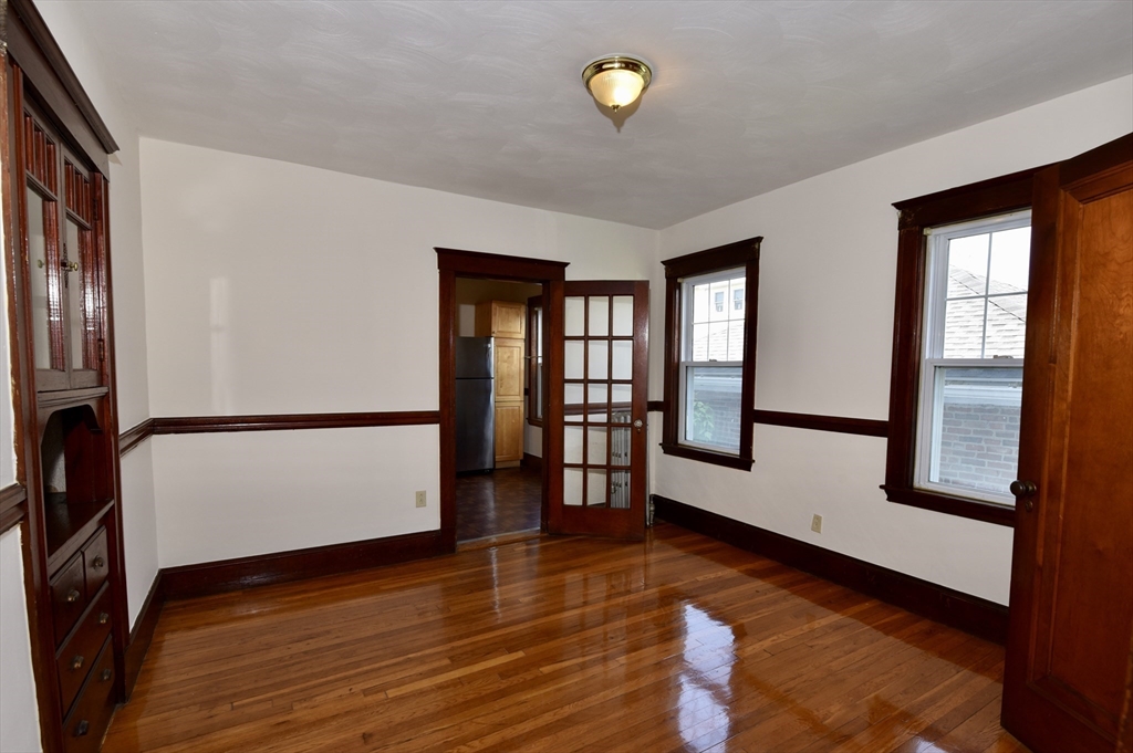 7 Charme, Roslindale