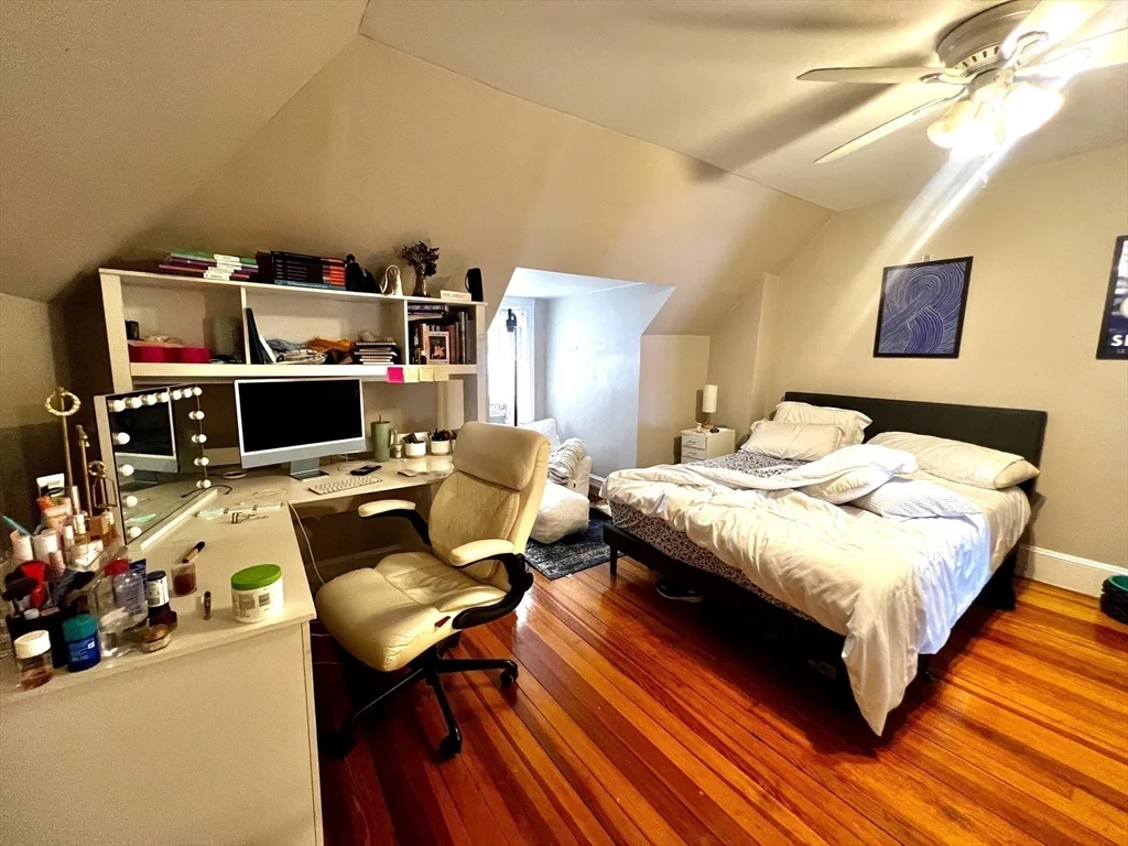 20 Winslow Rd, North Brookline