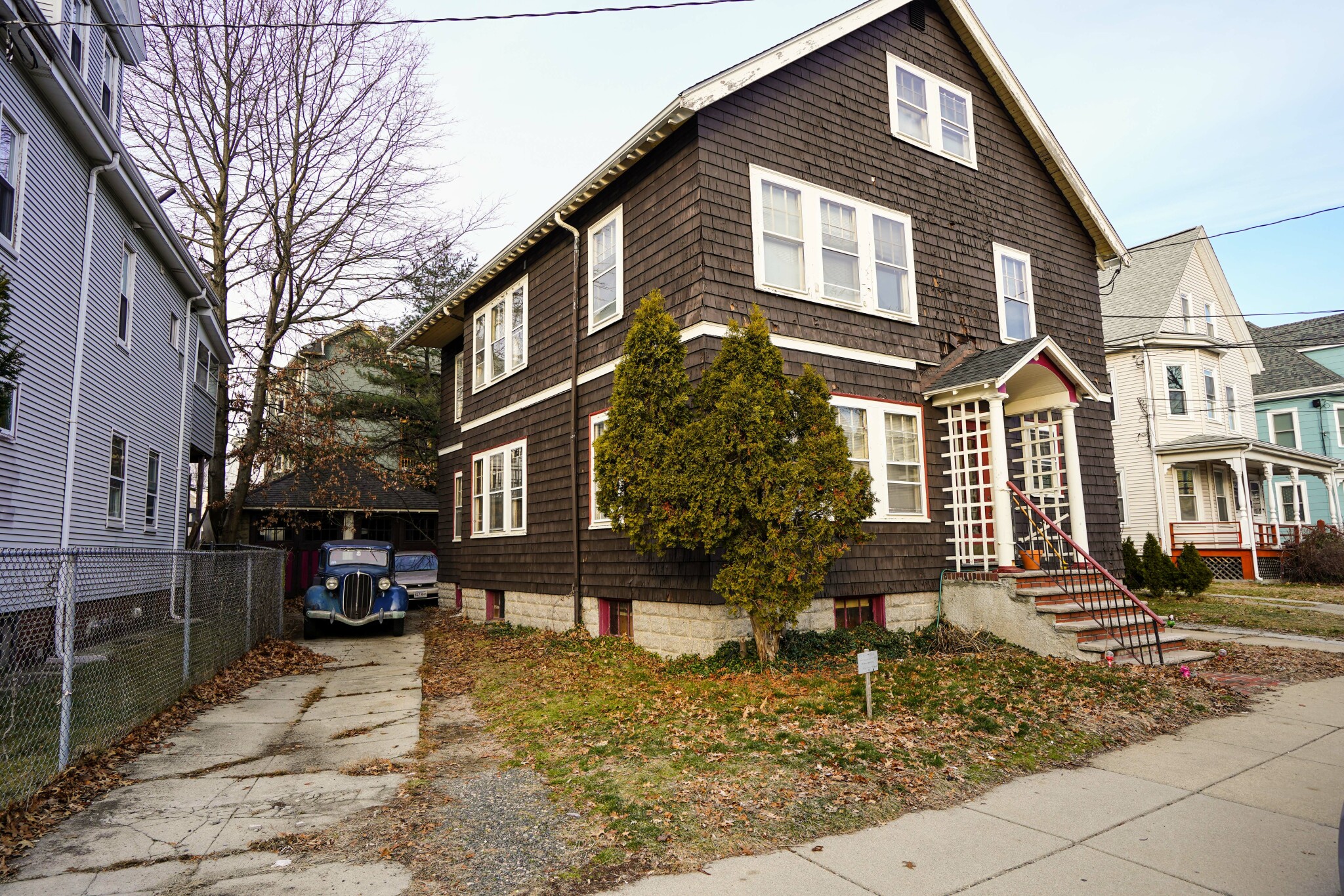 24 Oak Square Ave, Oak Square