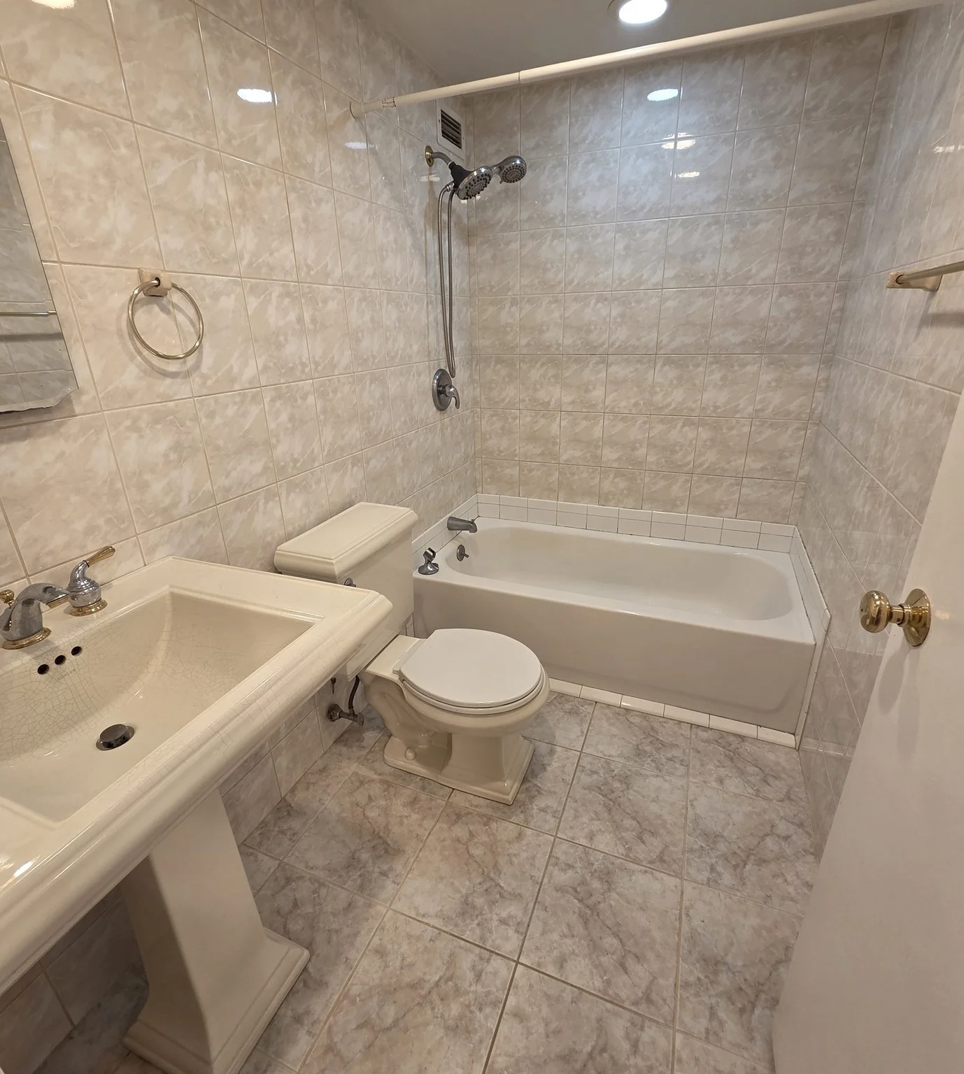 56 Broadlawn Park, Chestnut Hill