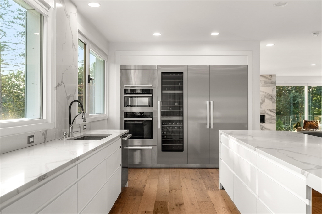 30 Whipple Rd, Lexington