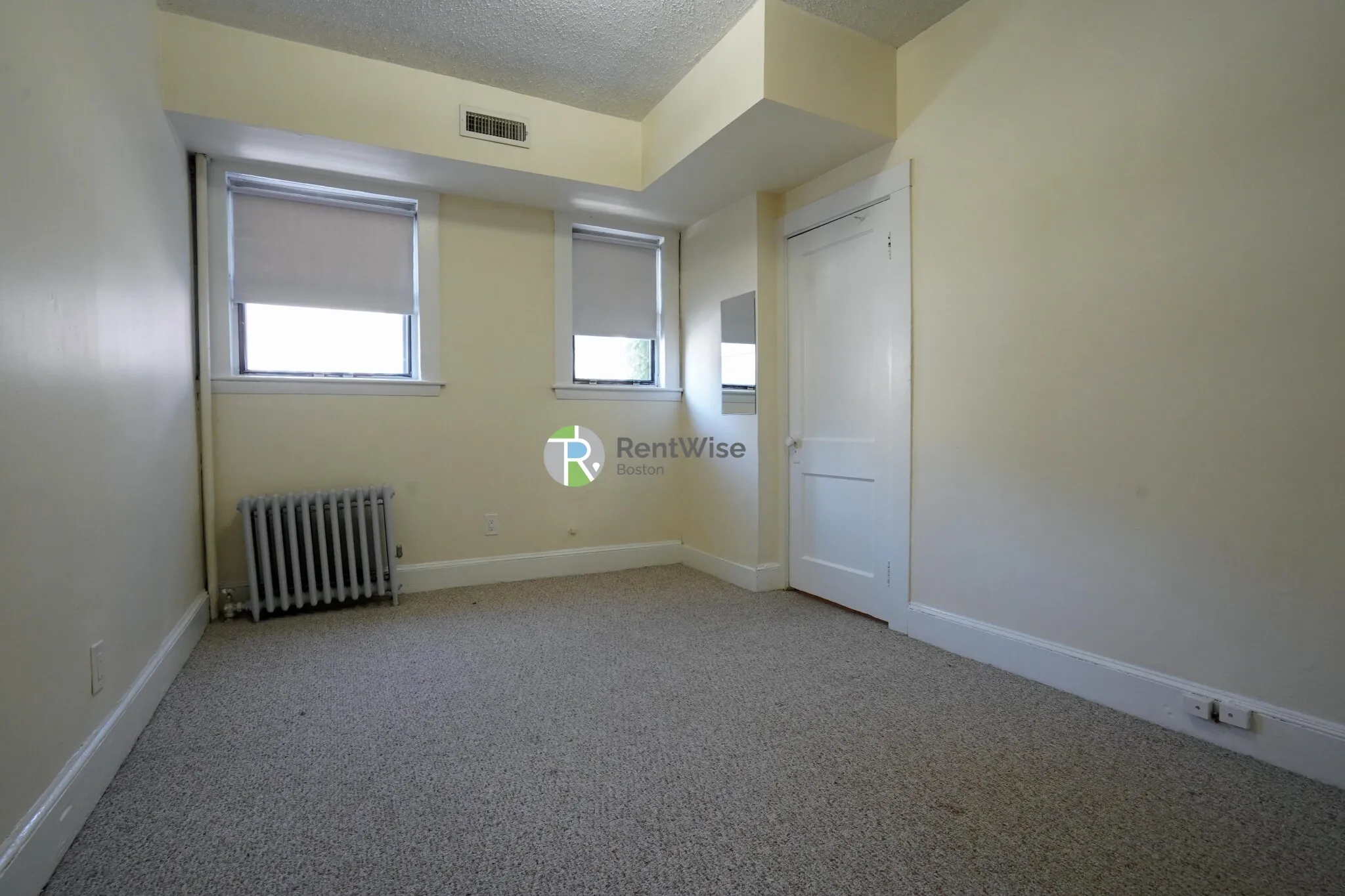 24 Hamilton Rd, North Brookline